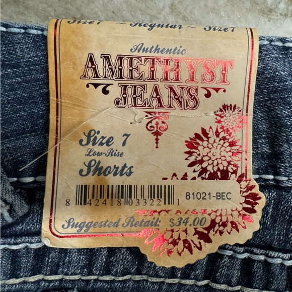 NWT!! Amethyst Junior’s Sz 7 low rise shorts, 2” inseam, smoke free home!! - Picture 11 of 11